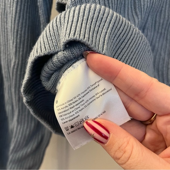 Lululemon Cashmere Blend Reversible Crossover Sweater in Chambray | size 6 - Picture 5 of 8